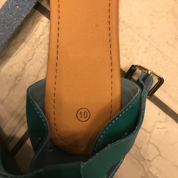 Turquoise sandal - Picture 2 of 2